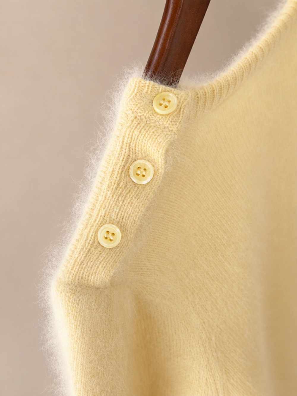 Vintage Saks Fifth Avenue Lambswool Angora Sweater M Fits S Soft Yellow Luxury - Picture 4 of 6